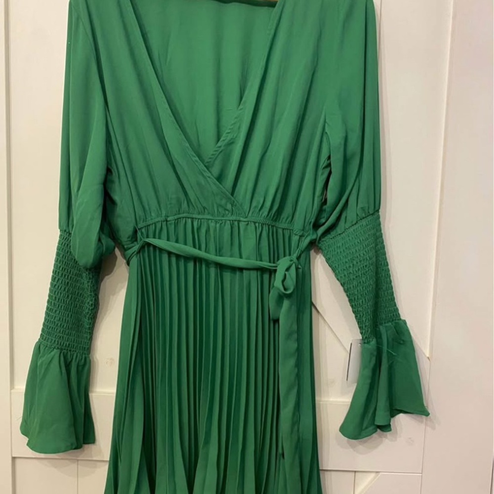 Elegant Green Wrap Dress